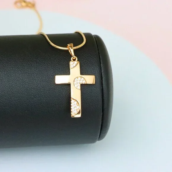 "Elegant Rose Gold Cross Pendant with Crystal Accents for Women & Men, XPPT1738 - Picture 3 of 13
